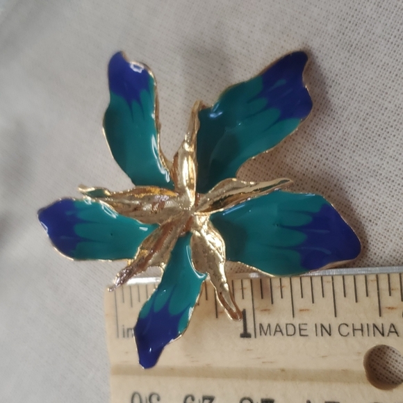 Fashion Geometric Metal Multi  Flowers Women Stud Earrings - Picture 4 of 5